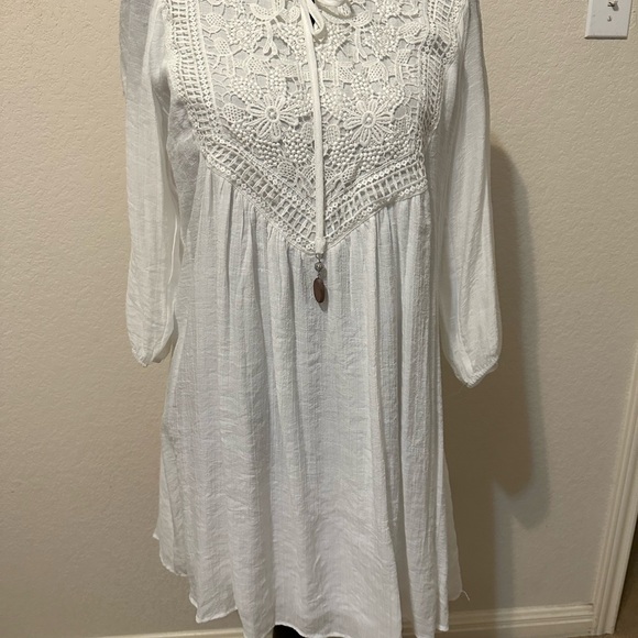Indigo Rose White Lace Detail Dress Women’s Size Medium. New without tag. - Picture 2 of 4